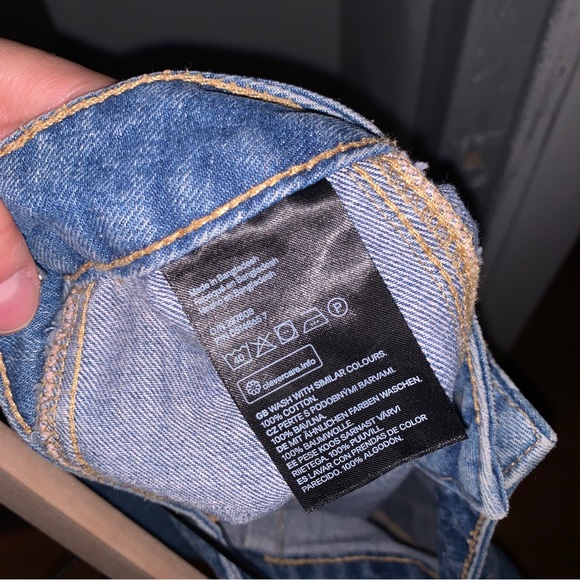 H&M mini denim skirt - Picture 4 of 4